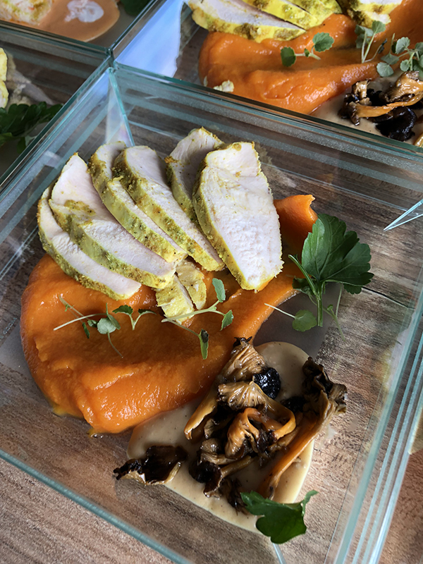 Plateau de la mer - Crevettes, saumon rôti, patate douce et crustacés